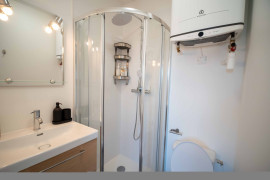 
                                                                                        Vente
                                                                                         Immeuble 14 pièces