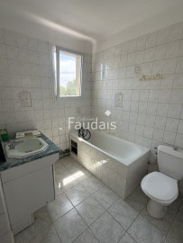 Vente
                                                                                immeuble bourg RONCEY