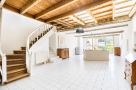 
                                                                                        Vente
                                                                                         Immeuble de charme à La Réole
