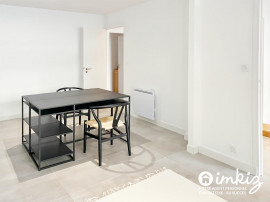 
                                                                                        Vente
                                                                                         Immeuble mixte de 240 m² centre historique d'Auray