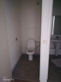 
                                                                                        Location
                                                                                         Immeuble moderne, appartement avec balcon