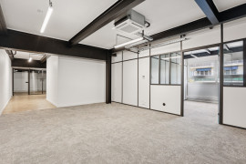 
                                                                                        Vente
                                                                                         Investissement Bureau Paris 14 - Plantes