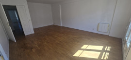 
                                                                                        Location
                                                                                         ISSY-LES-MOULINEAUX-5 PIÈCE-BALCON-PARKING