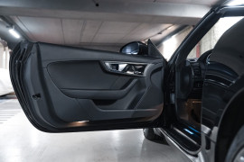 
                                                                                        Voiture
                                                                                         Jaguar F-Type S Cabriolet V6 3.0 380