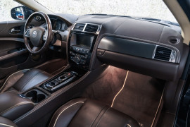 
                                                                                        Voiture
                                                                                         Jaguar XK R (2) V8 5.0 510
