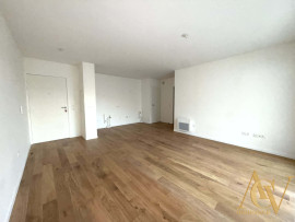 
                                                                                        Vente
                                                                                         Joli 3 pièces en RDJ surélevé - Cogolin