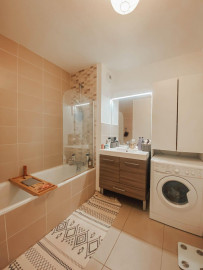 
                                                                                        Location
                                                                                         Joli appartement T4 meublé 75m2