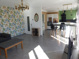 
                                                                                        Location
                                                                                         Joli appt T4 meublé refait à neuf dans une maison
