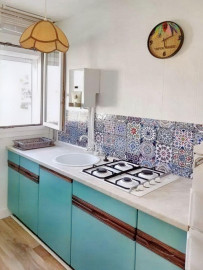 
                                                                                        Location
                                                                                         Joli et chaleureux studio, très lumineux