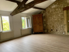 
                                                                                        Location
                                                                                         Joli Loft T1 de 50 M2 avec beau volume