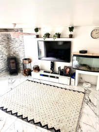 
                                                                                        Location
                                                                                         Joli maison agréable À vivre