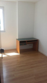 
                                                                                        Location
                                                                                         Joli Studio à louer dans une maison de maître