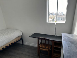 
                                                                                        Location
                                                                                         Joli studio au pied du métro Sablons Ligne 1 à Neuilly Sur Seine (loyer tout inclus)