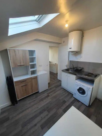 
                                                                                        Location
                                                                                         Joli studio dans un quartier calme