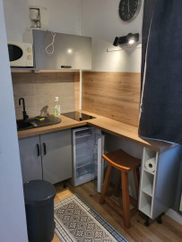 
                                                                                        Location
                                                                                         JOLI STUDIO HYPER CENTRE VILLE