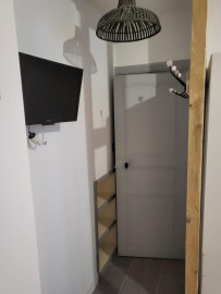 
                                                                                        Location
                                                                                         JOLI STUDIO HYPER CENTRE VILLE