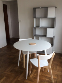 Location
Joli studio meublé à louer (loyer tout inclus)