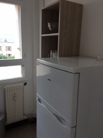 Location
Joli studio meublé à louer (loyer tout inclus)