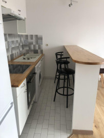 
                                                                                        Location
                                                                                         Joli studio meublé proche transport et commodités