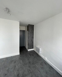 
                                                                                        Location
                                                                                         Joli studio offrant une belle vue sur Nancy