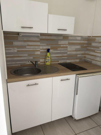 
                                                                                        Location
                                                                                         Joli studio rénové