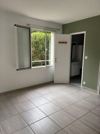 
                                                                                        Location
                                                                                         Joli studio rénové