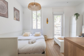 Location
Joli studio rénové (loyer tout inclus)