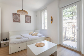 Location
Joli studio rénové (loyer tout inclus)
