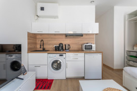 Location
Joli studio rénové (loyer tout inclus)