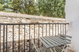 Location
Joli studio rénové (loyer tout inclus)