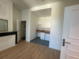 
                                                                                        Location
                                                                                         JOLI T1 NEUF DE 26m² NANCY HYPERCENTRE