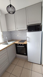 
                                                                                        Location
                                                                                         Joli T2 avec piscine, balcon et parking