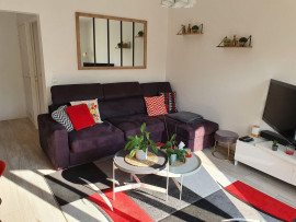 
                                                                                        Location
                                                                                         Joli T2 - Quartier paisible, balcon, jardin arboré