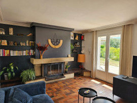 Location
Jolie Maison avec piscine (loyer tout inclus)