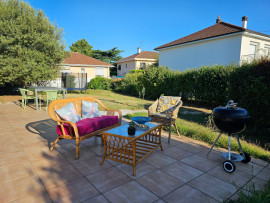 Location
Jolie Maison avec piscine (loyer tout inclus)