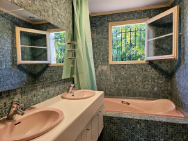 Location
Jolie Maison avec piscine (loyer tout inclus)