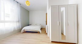 
                                                                                        Colocation
                                                                                         KER SAENS 4