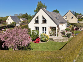 
                                                                                        Vente
                                                                                         La BARRE de SEMILLY Maison avec vie de plain pied et jardin 