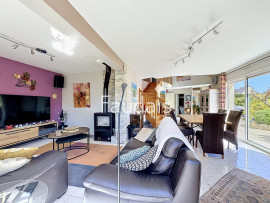 
                                                                                        Vente
                                                                                         La BARRE de SEMILLY Maison avec vie de plain pied et jardin 