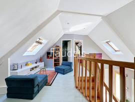 
                                                                                        Vente
                                                                                         La BARRE de SEMILLY Maison avec vie de plain pied et jardin 