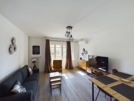 
                                                                                        Colocation
                                                                                         La coloc du 9e