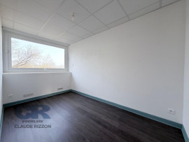 
                                                                                        Vente
                                                                                         LA CURE D'AIR NANCY - F5 à vendre