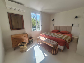 
                                                                                        Location
                                                                                         LA MAISON DU PETIT PORT. Entièrement rénovée en 2025. A 8mn de St Tropez ! (loyer tout inclus)