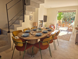 
                                                                                        Location
                                                                                         LA MAISON DU PETIT PORT. Entièrement rénovée en 2025. A 8mn de St Tropez ! (loyer tout inclus)