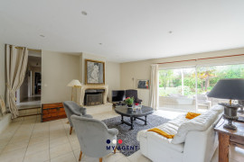 
                                                                                        Vente
                                                                                         La Rochelle – à deux pas, maison au calme absolu