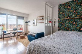 
                                                                                        Location
                                                                                         Land of Colours || Paris 20