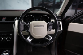 
                                                                                        Voiture
                                                                                         Land Rover Discovery 2.0 SD4 HSE Auto 4WD Euro 6 (s/s) 5dr