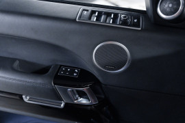 
                                                                                        Voiture
                                                                                         Land Rover Range Rover Supercharged Autobiography
