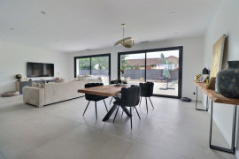 
                                                                                        Vente
                                                                                         LANGON - MAISON CONTEMPORAINE AVEC PISCINE