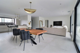 
                                                                                        Vente
                                                                                         LANGON - MAISON CONTEMPORAINE AVEC PISCINE